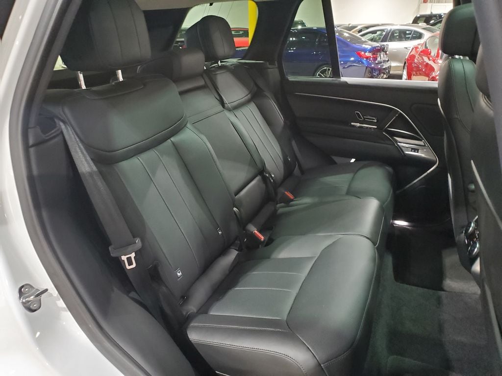 2024 Land Rover Range Rover SE - Photo 21