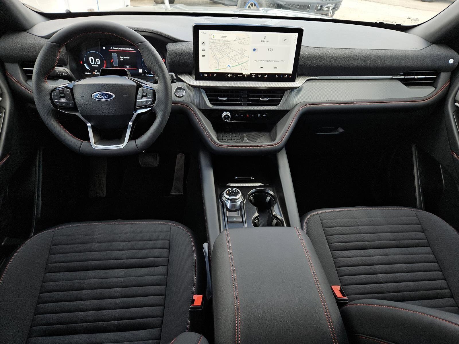 2025 Ford Explorer ST-Line - Photo 10