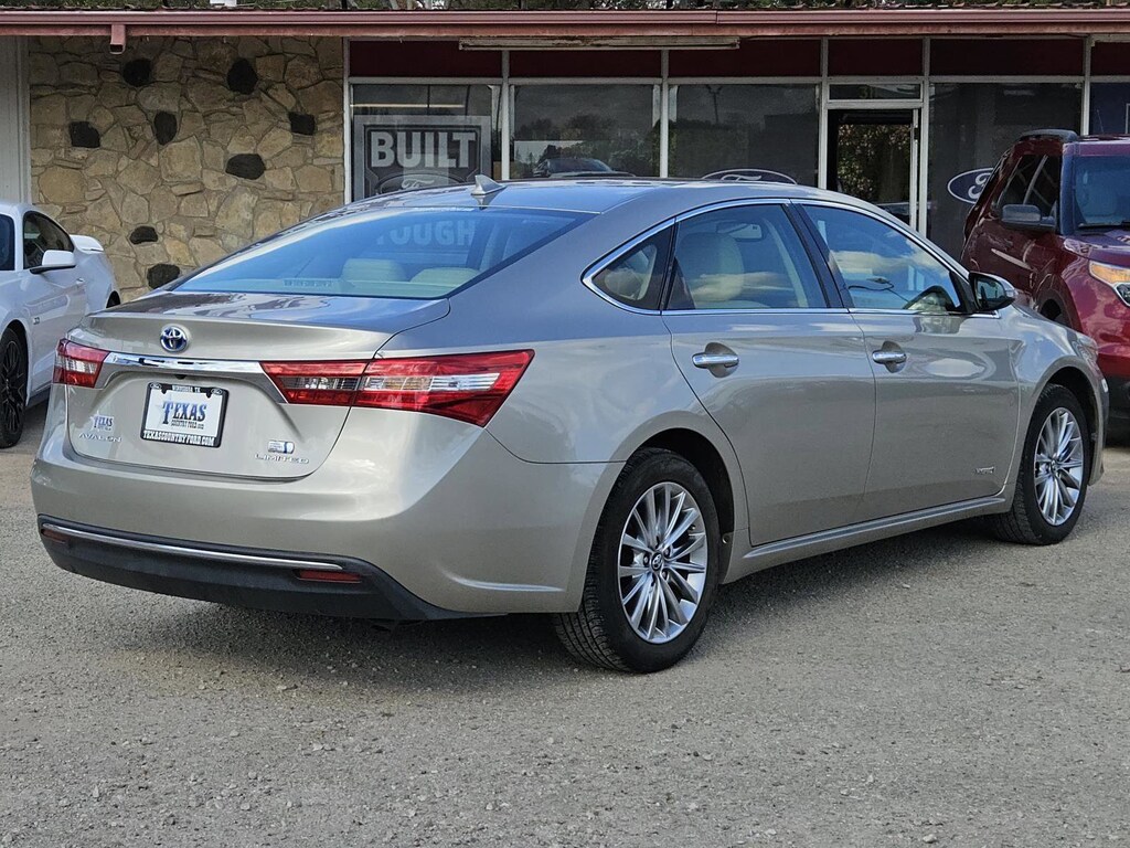 Used 2018 Toyota Avalon Hybrid XLE Plus Sedan