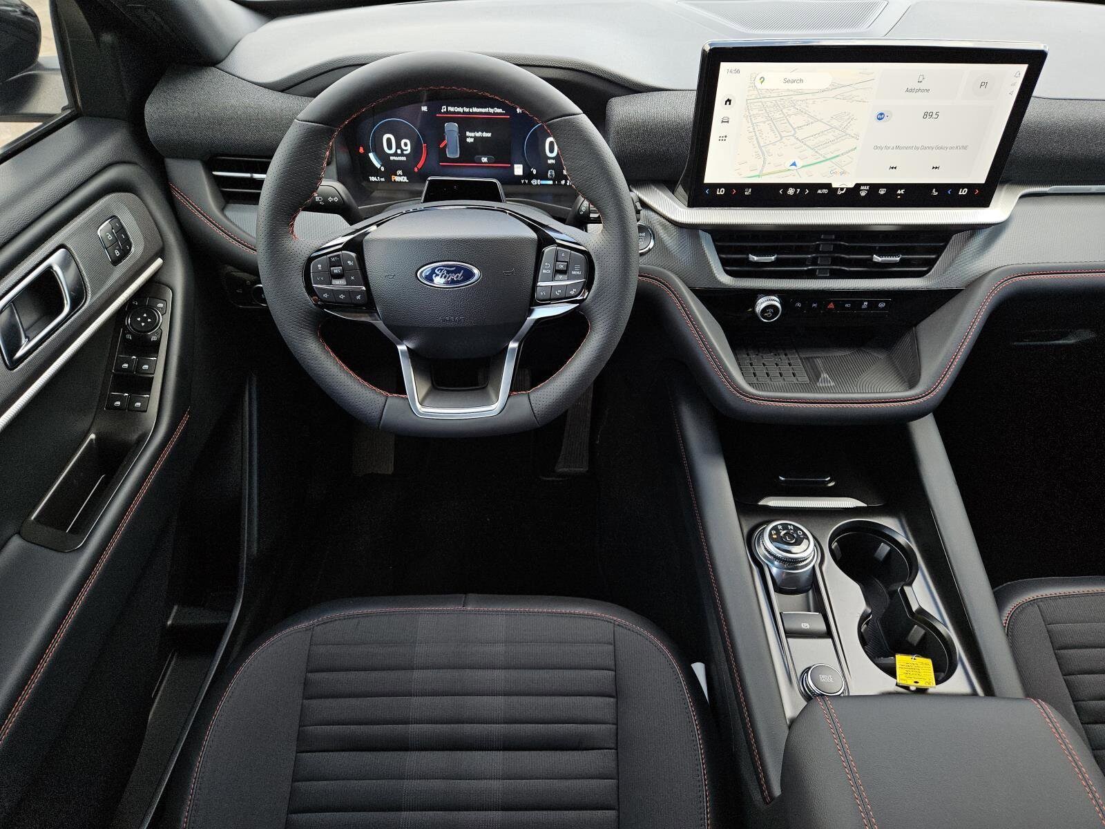 2025 Ford Explorer ST-Line - Photo 8