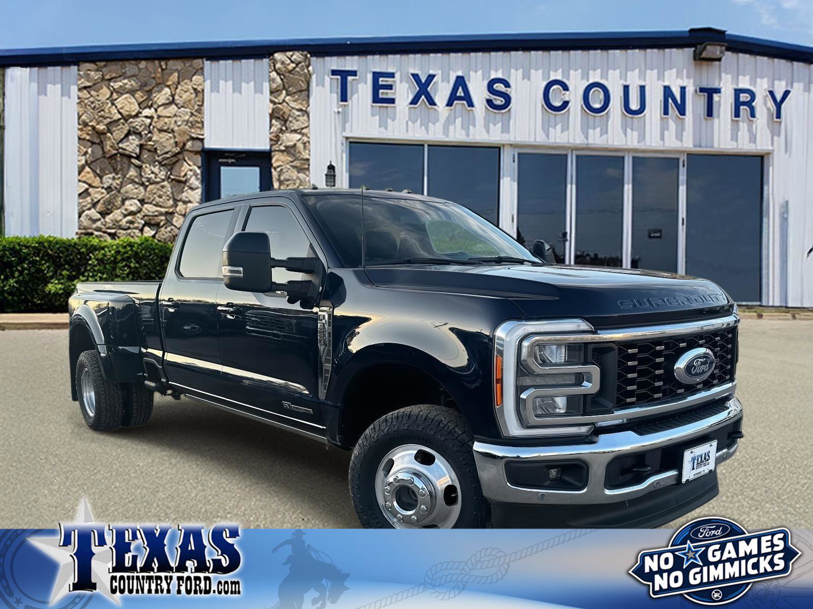 2023 Ford F-350 Super Duty Lariat's photo