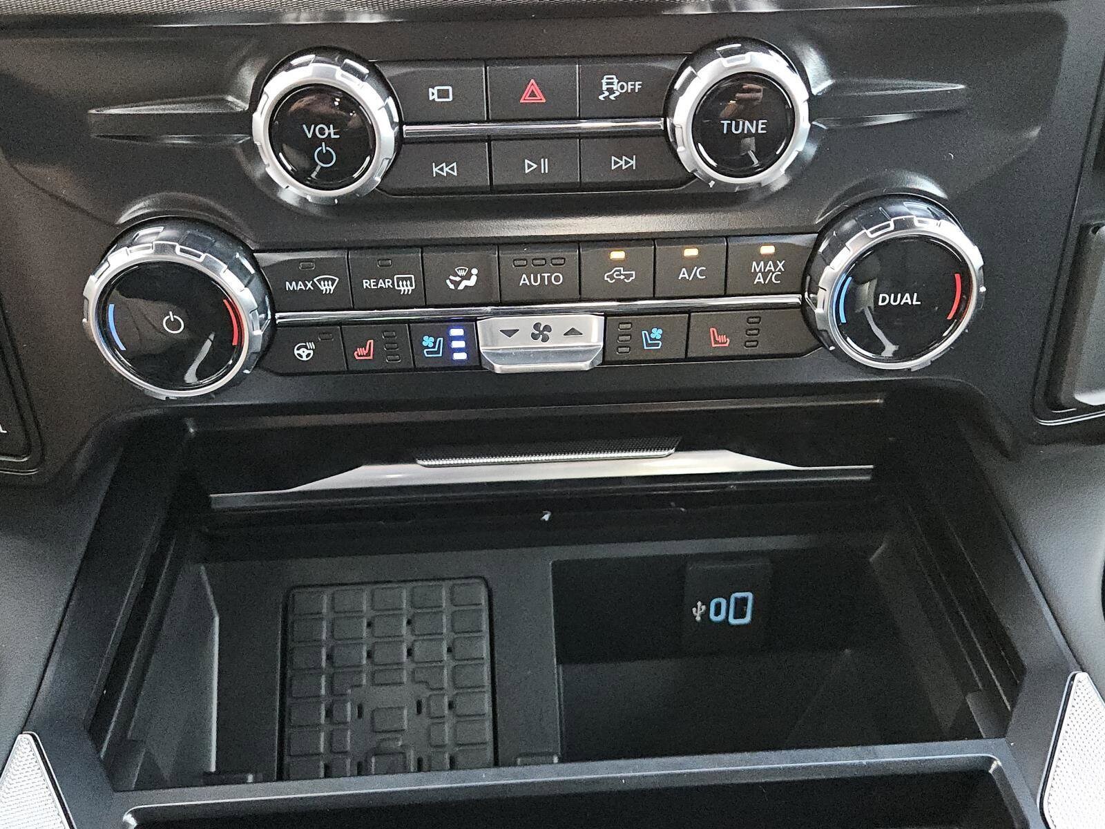 2026 Ford F-250 Super Duty Platinum - Photo 15