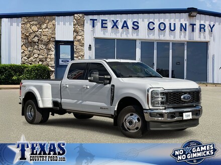 2024 Ford Super Duty F-350 DRW LARIAT Truck Crew Cab