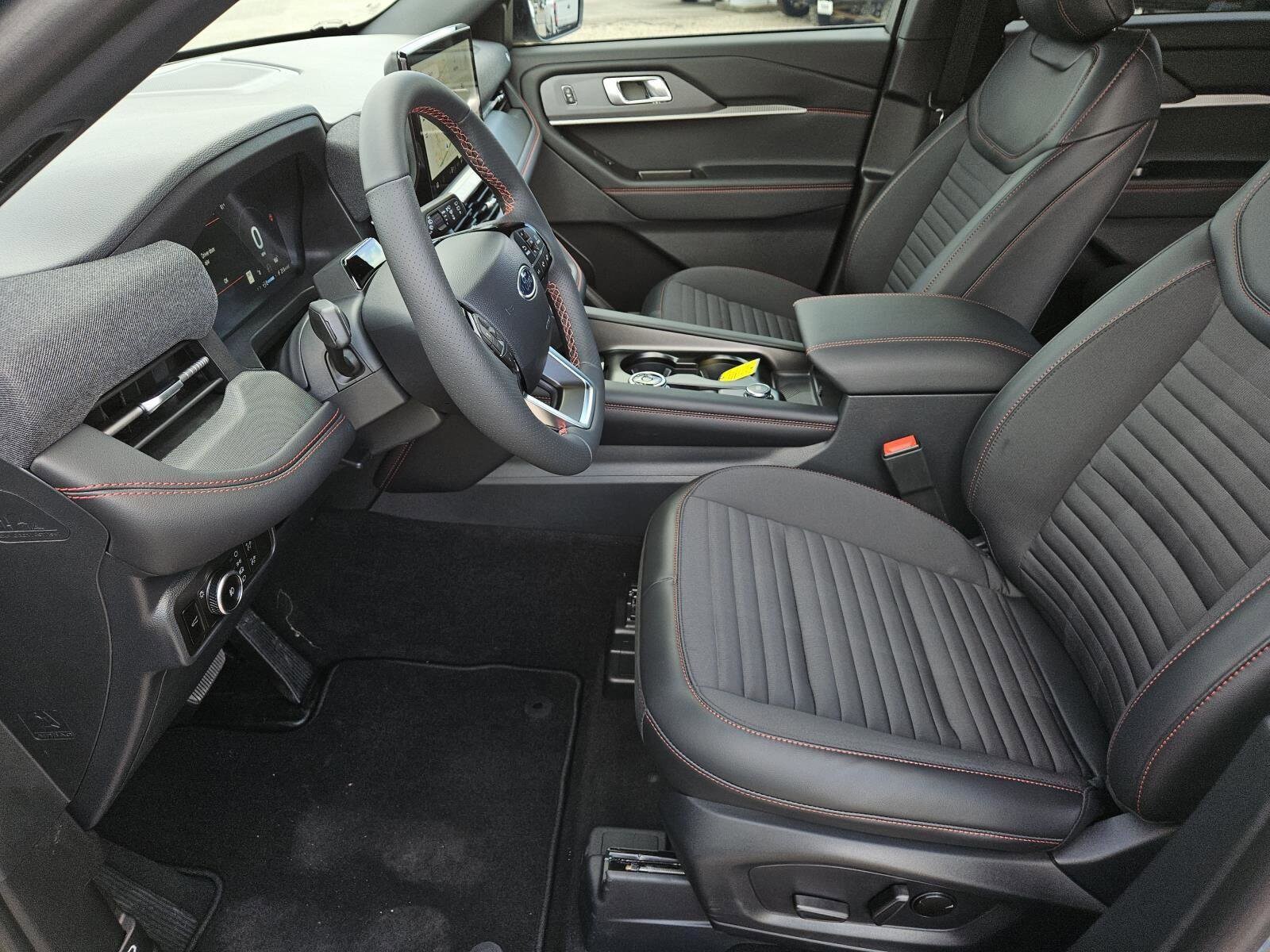 2025 Ford Explorer ST-Line - Photo 22