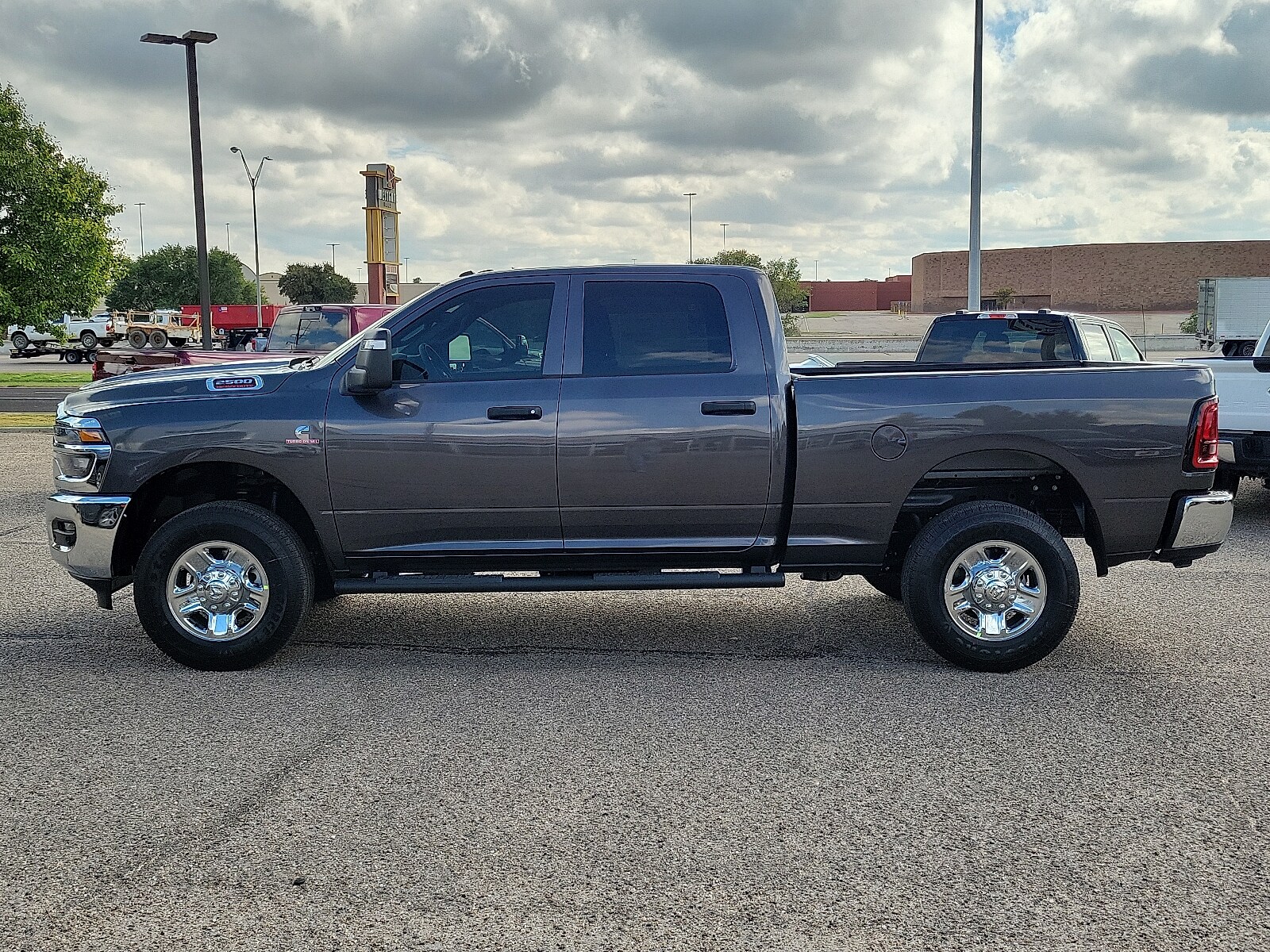 2026 Ram 2500 Tradesman photo 2