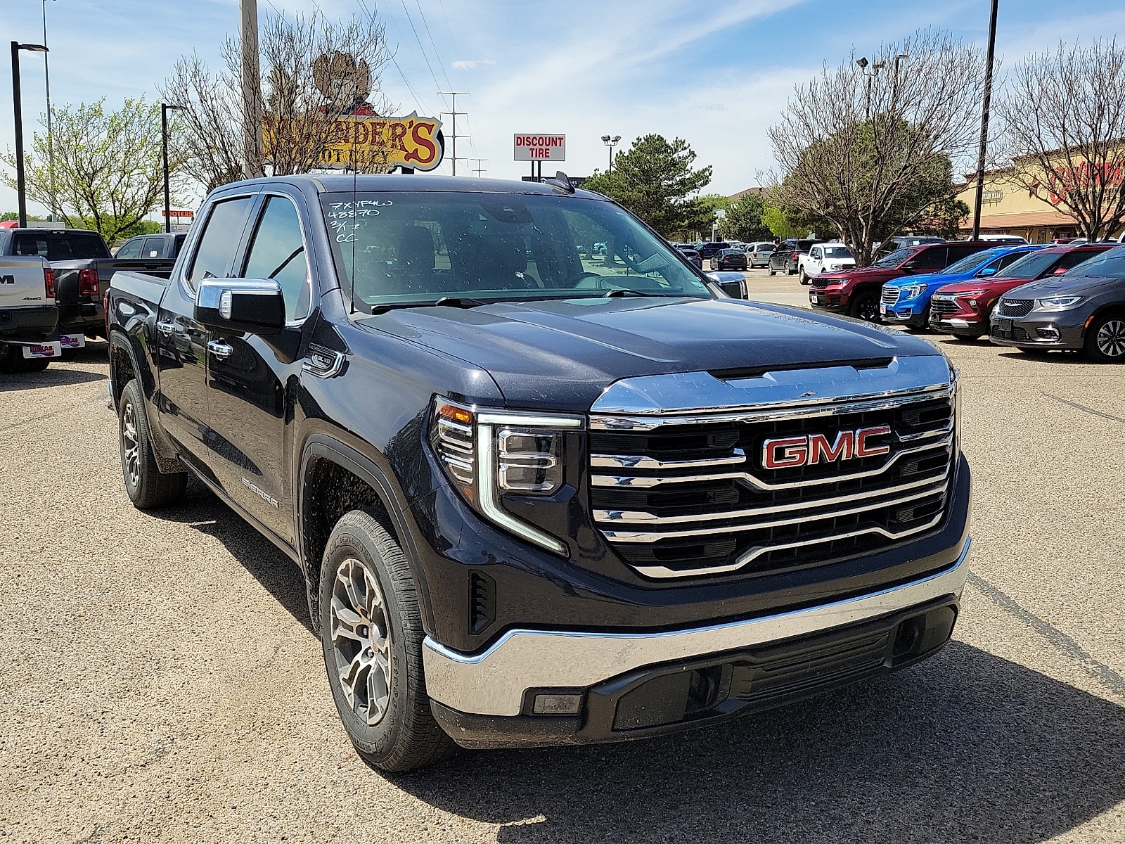 2025 GMC Sierra 1500 SLT - Photo 6