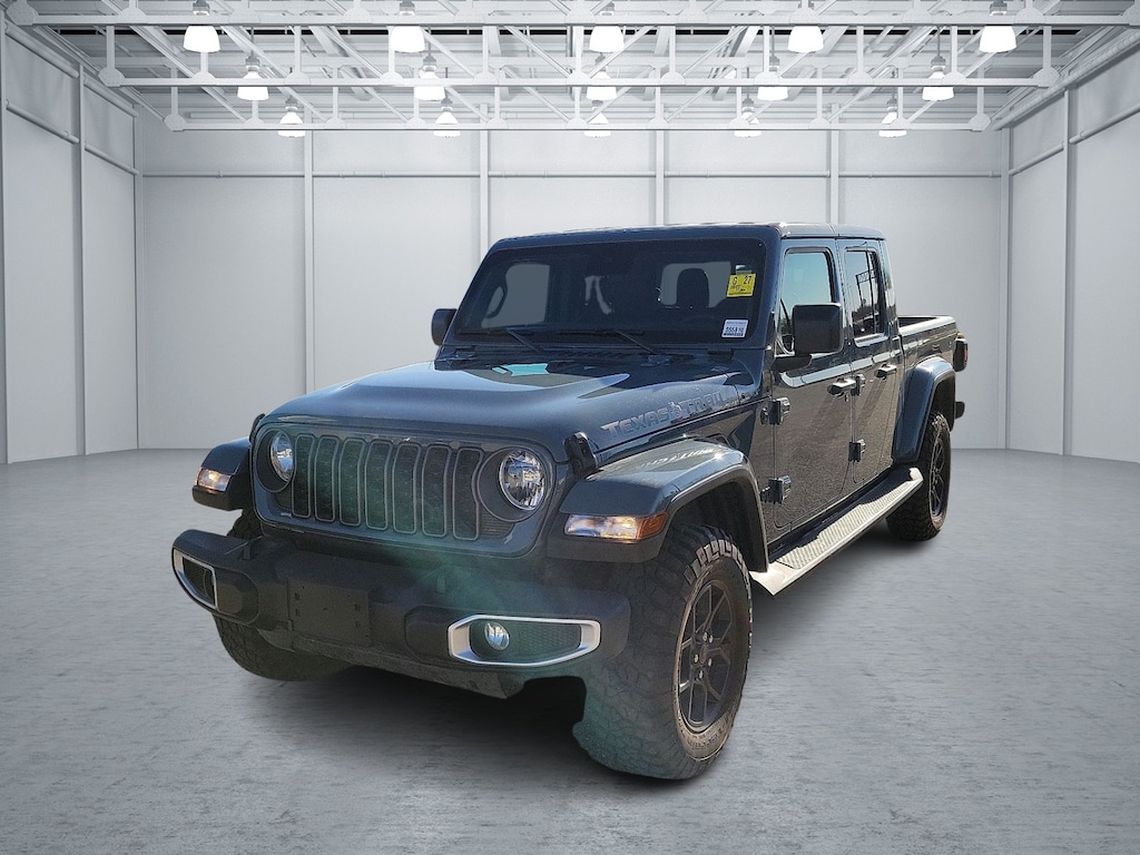 Used 2025 Jeep Gladiator Sport Truck Crew Cab