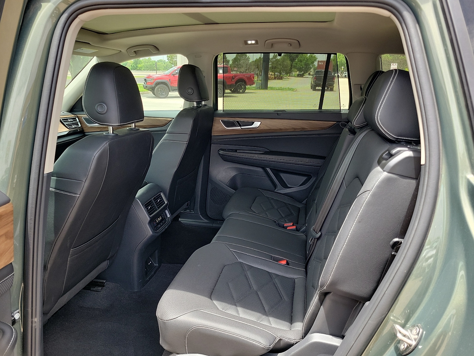 2026 Volkswagen Atlas SE w/Tech - Photo 9