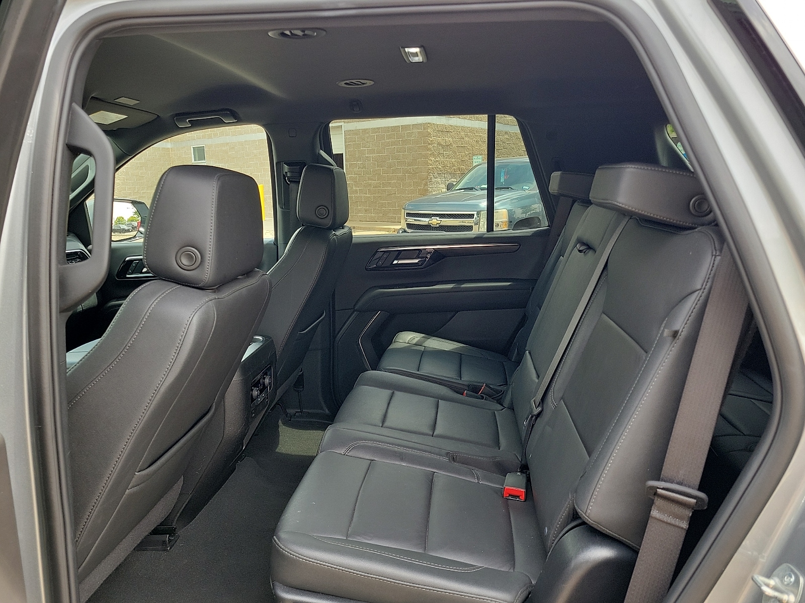2025 Chevrolet Tahoe LT - Photo 9