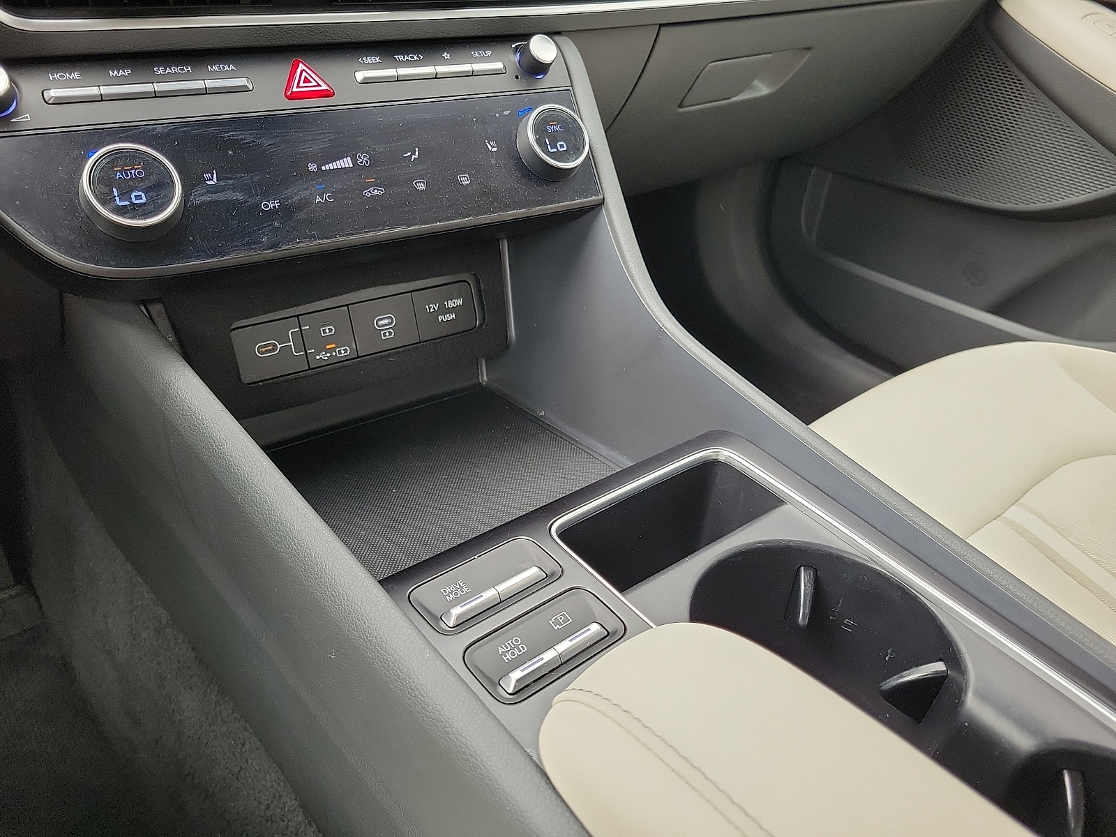2025 Hyundai Sonata SEL - Photo 18