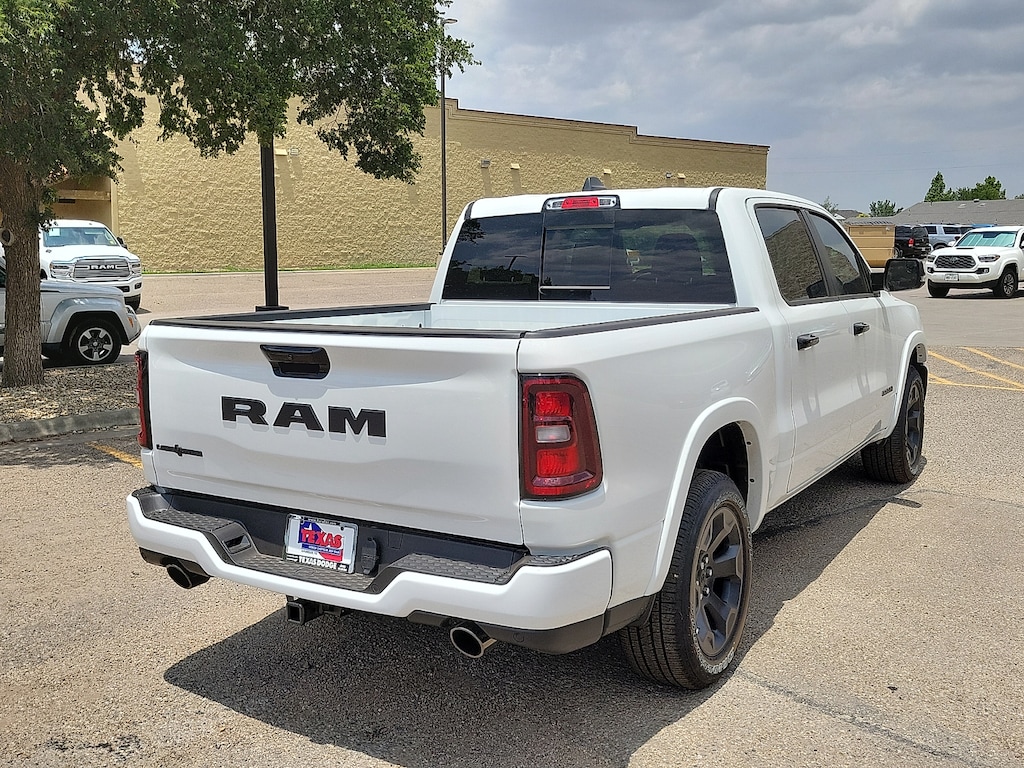 New 2026 Ram 1500 LONE STAR CREW CAB 4X2 5'7 BOX Pickup