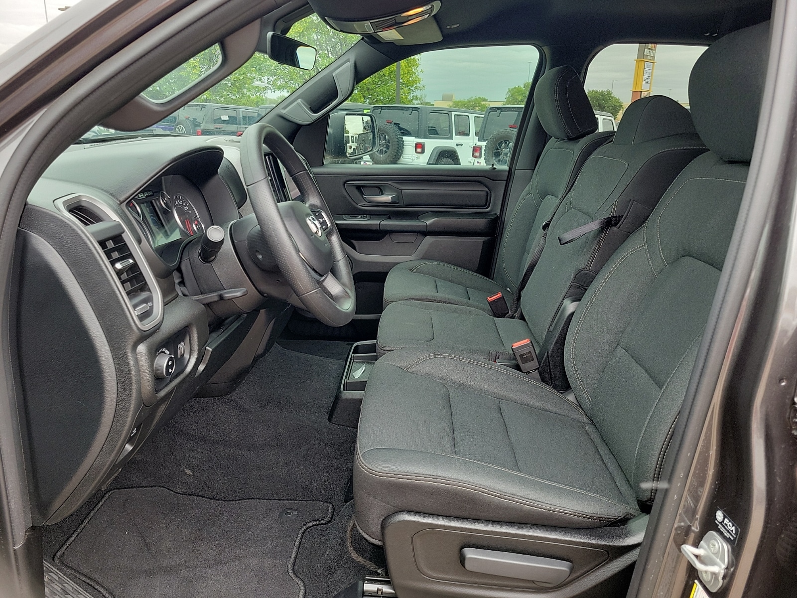 2025 RAM Ram 1500 Pickup Tradesman - Photo 12