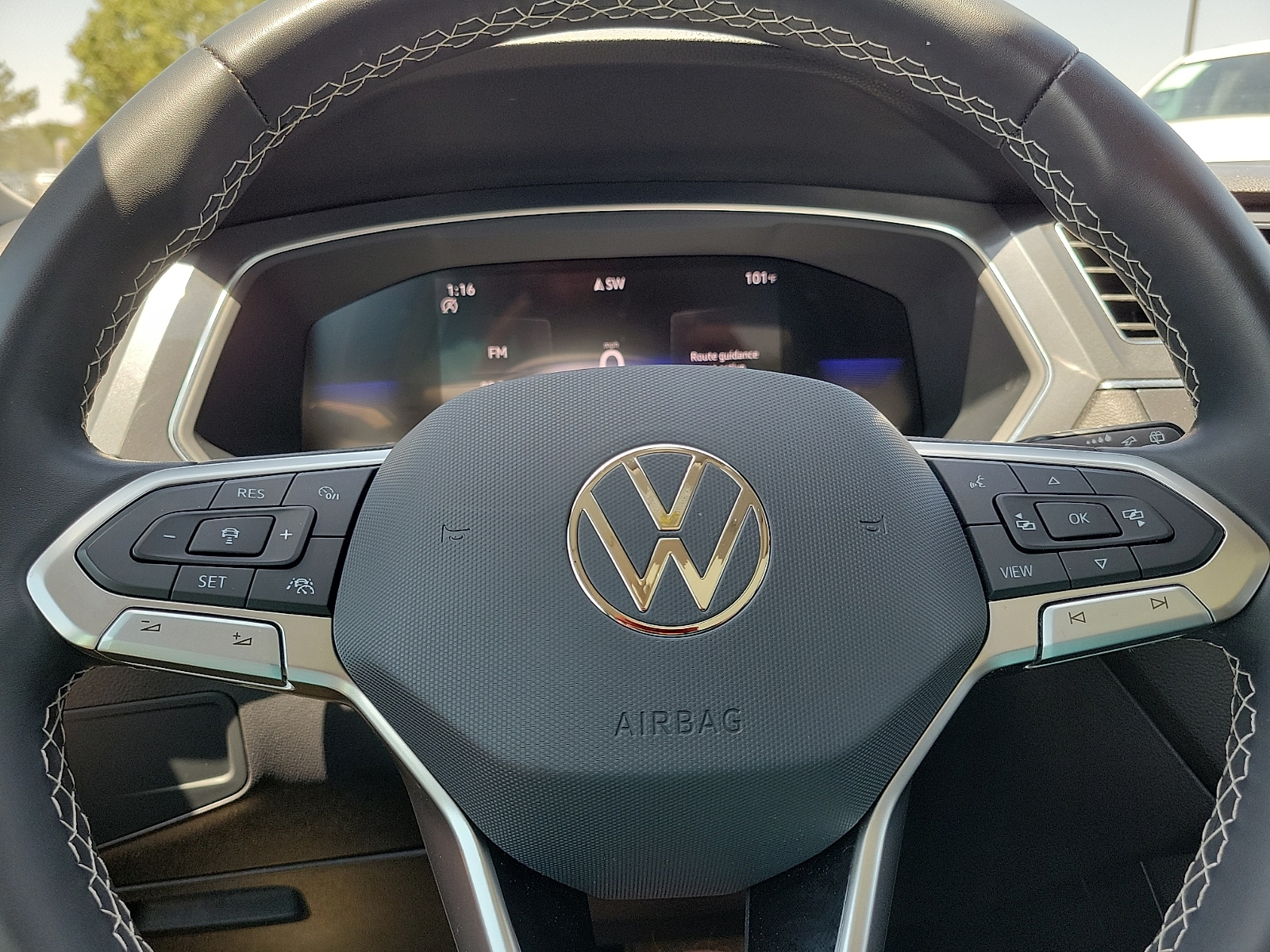 2023 Volkswagen Tiguan SE - Photo 17