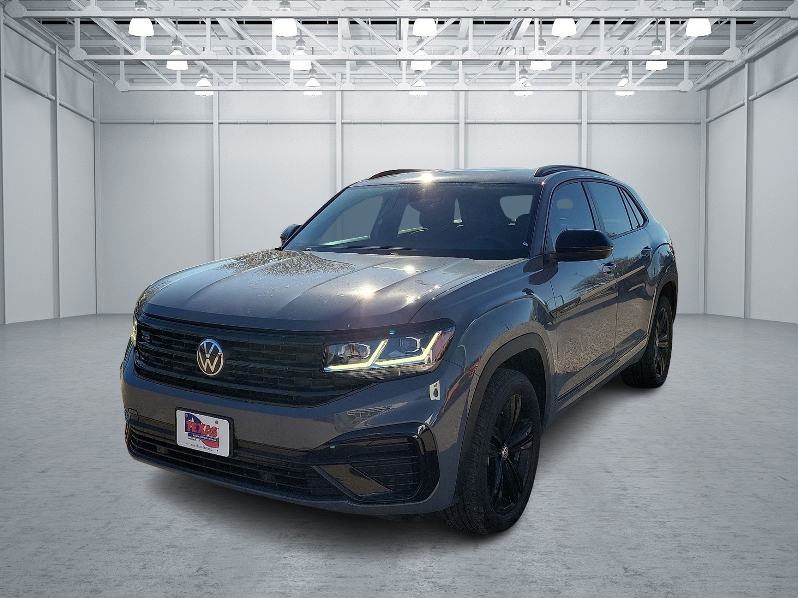 2023 Volkswagen Atlas Cross Sport SEL R-Line Black's photo