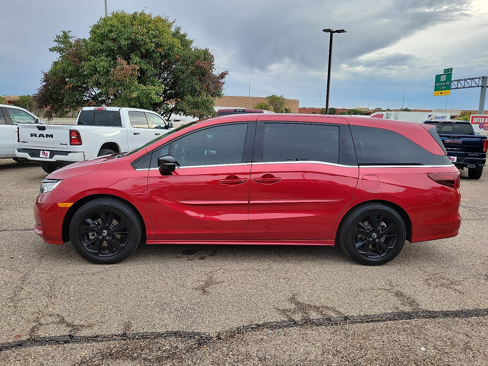 2024 Honda Odyssey Sport photo 2