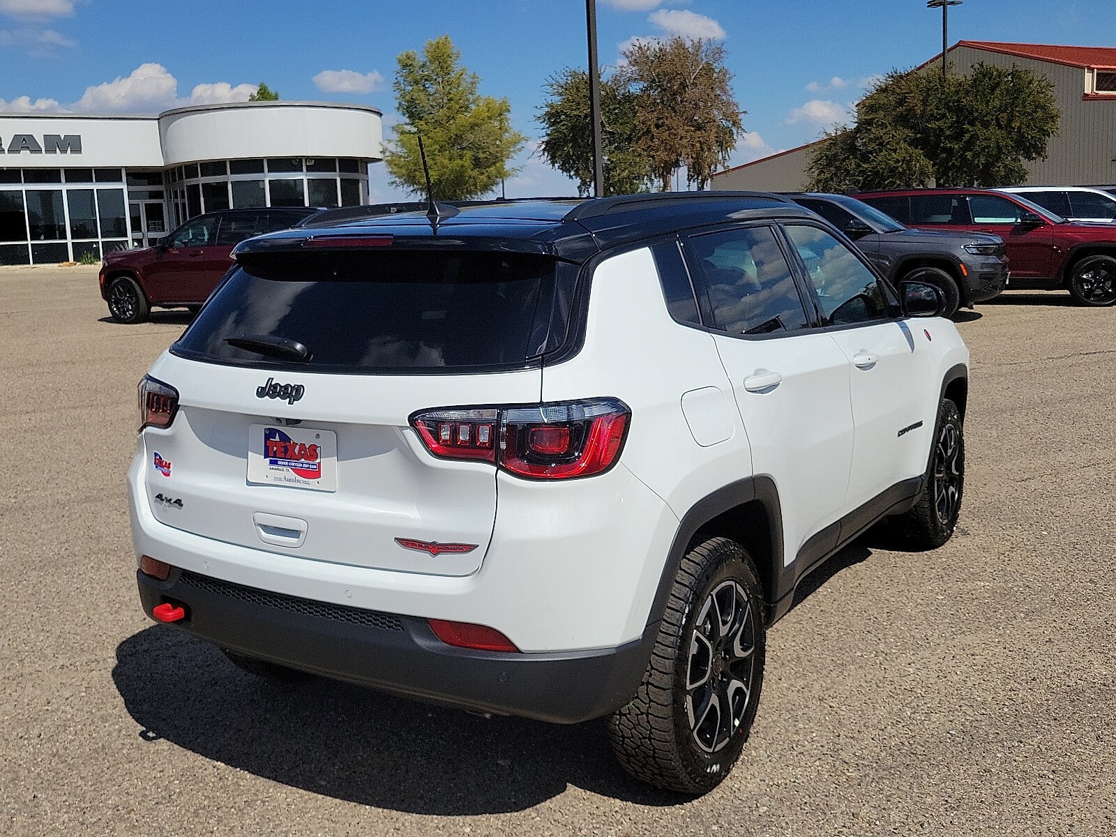 2026 Jeep Compass Trailhawk Sport photo 4