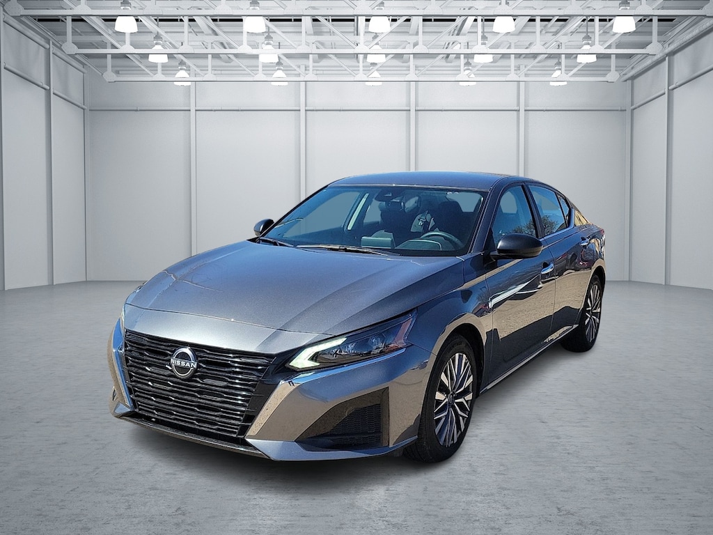 Used 2025 Nissan Altima SV Sedan