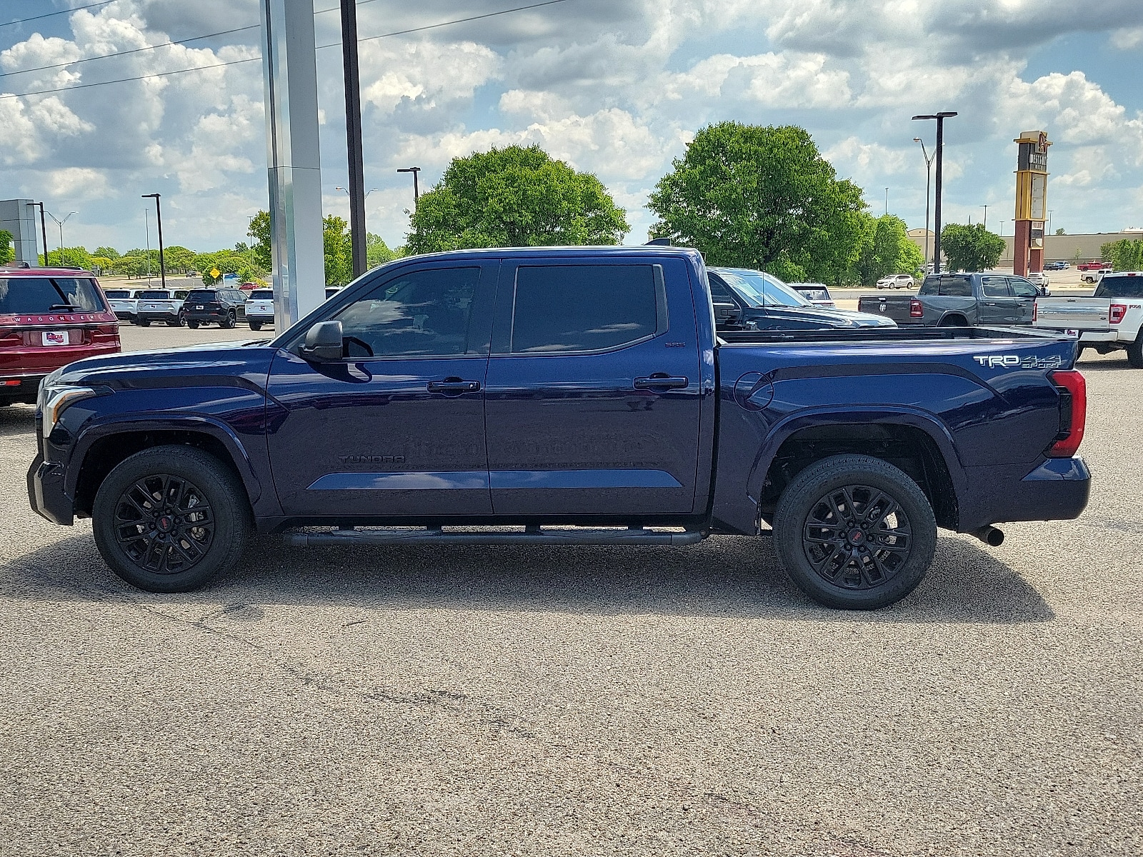 Used 2022 Toyota Tundra SR5 with VIN 5TFLA5DB4NX023007 for sale in Amarillo, TX
