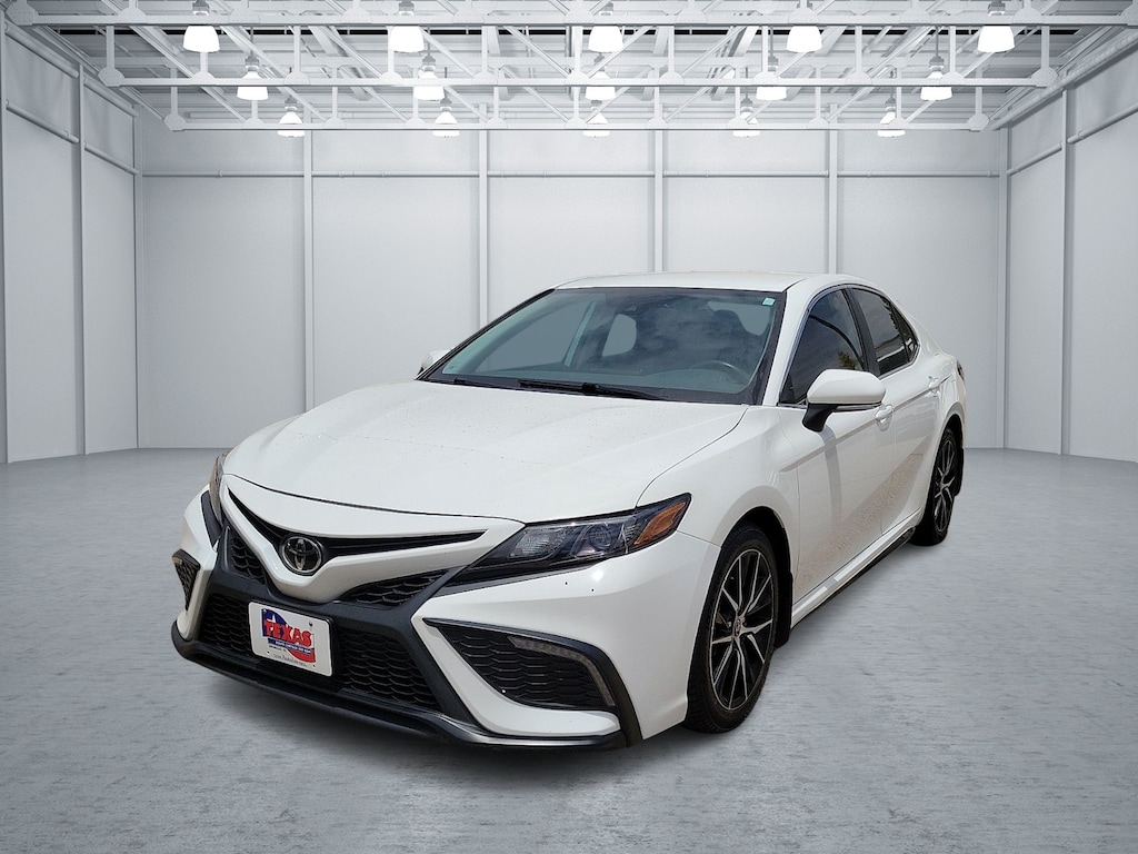 Used 2024 Toyota Camry SE Sedan