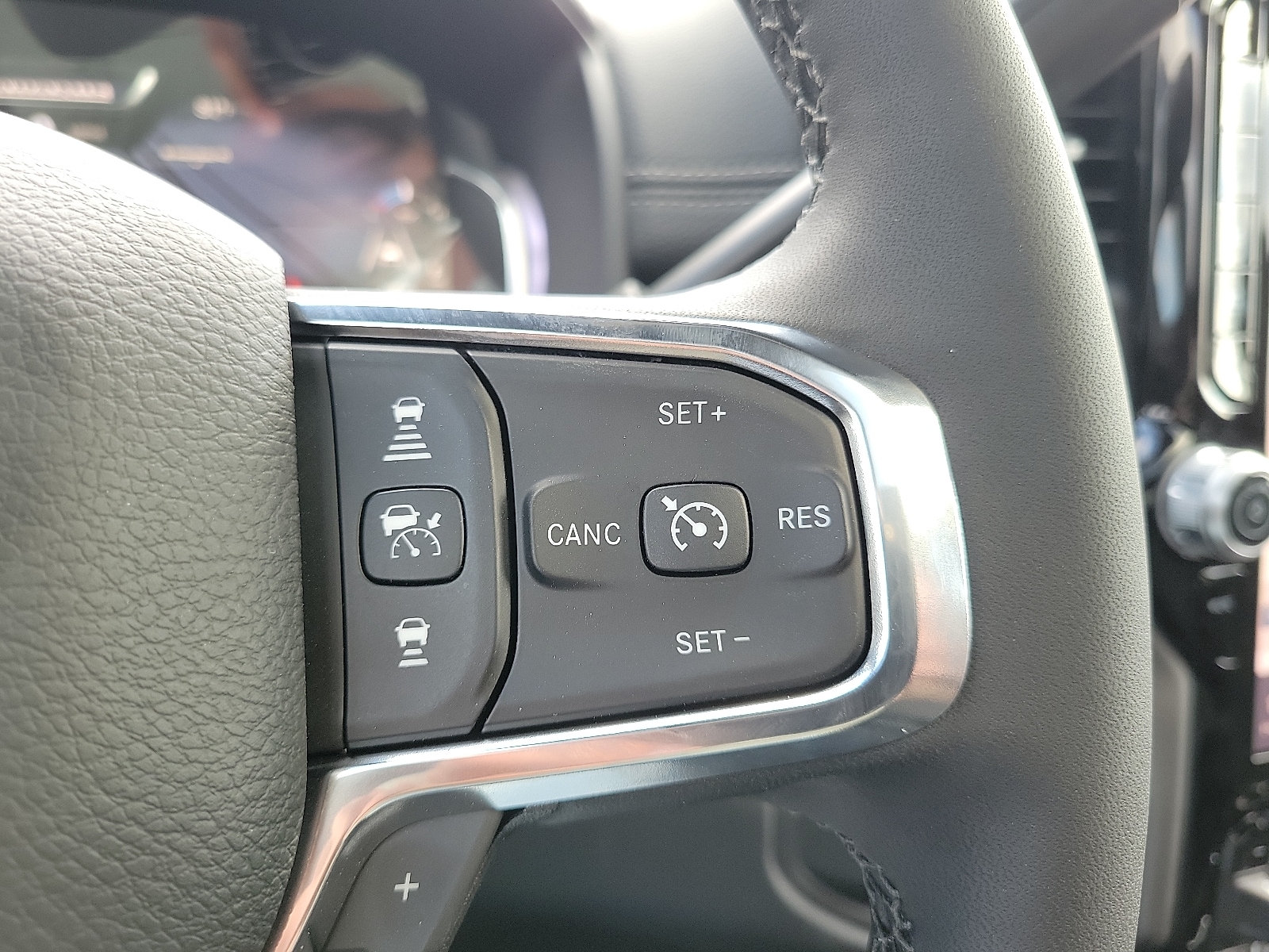 2026 RAM 3500 Laramie - Photo 19