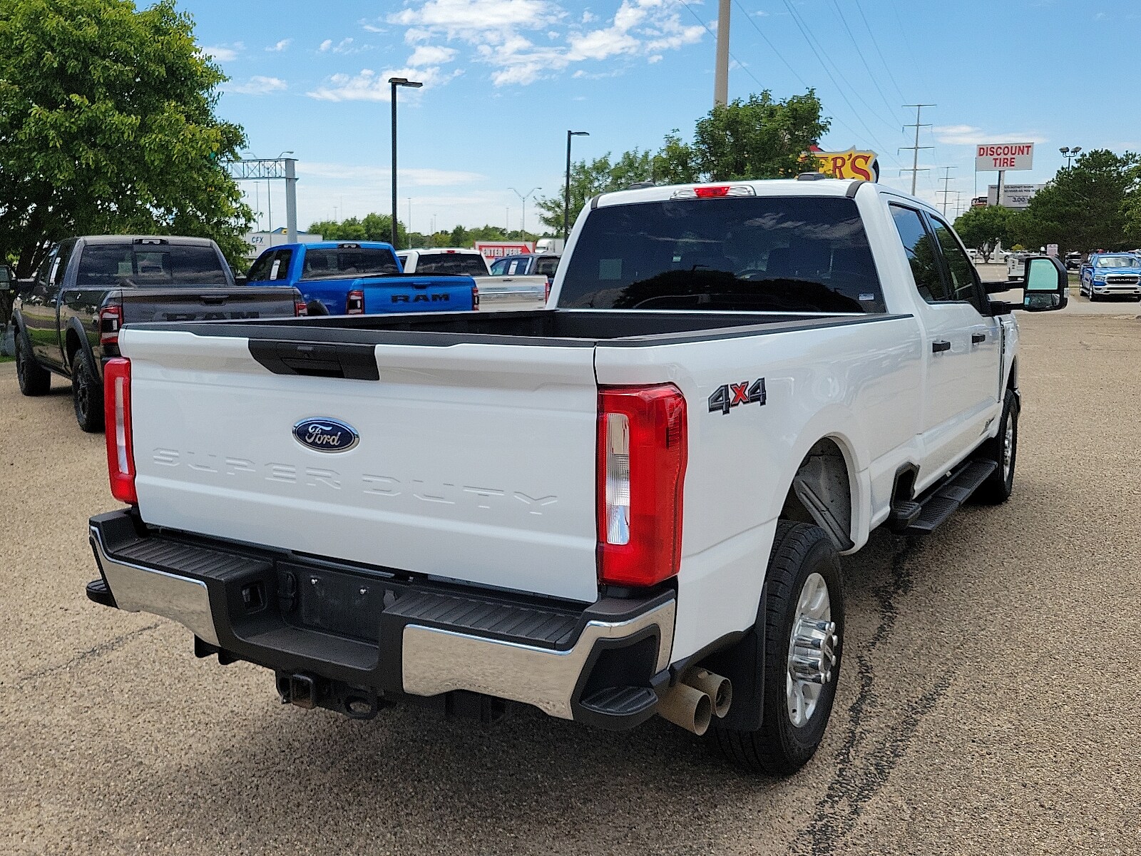 2024 Ford F-350 XLT photo 4