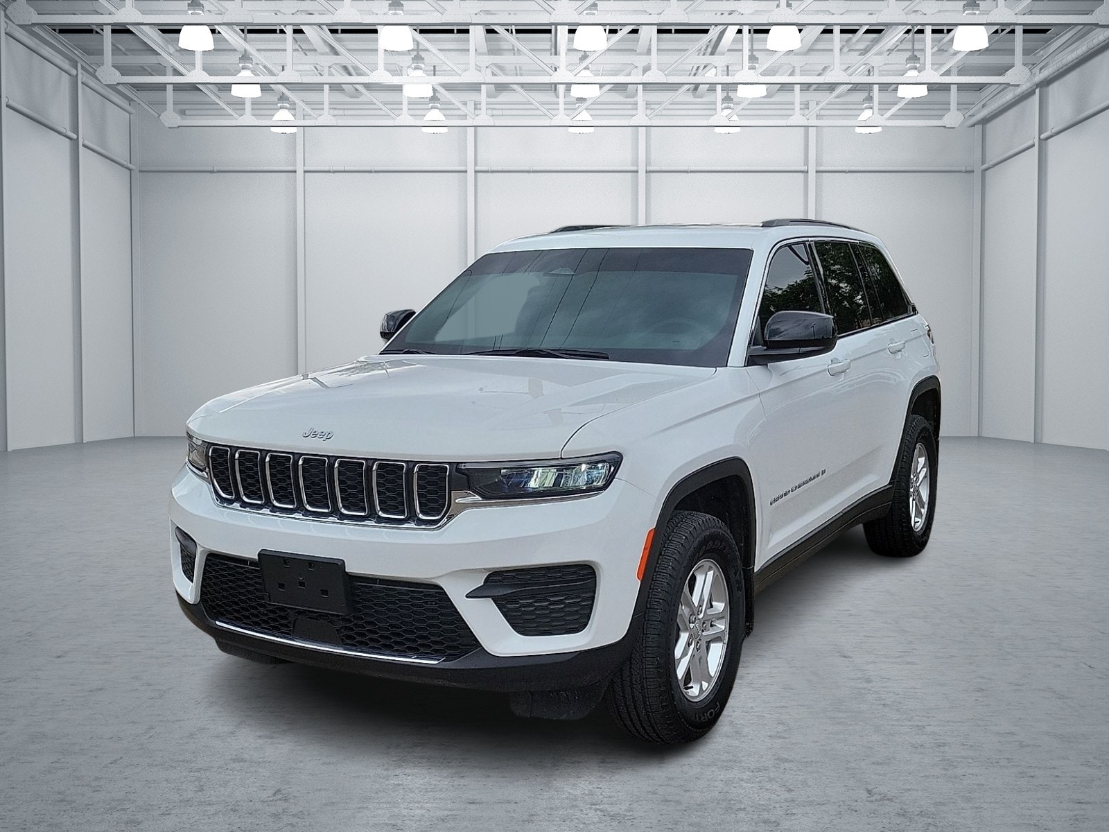 2025 Jeep Grand Cherokee Laredo's photo