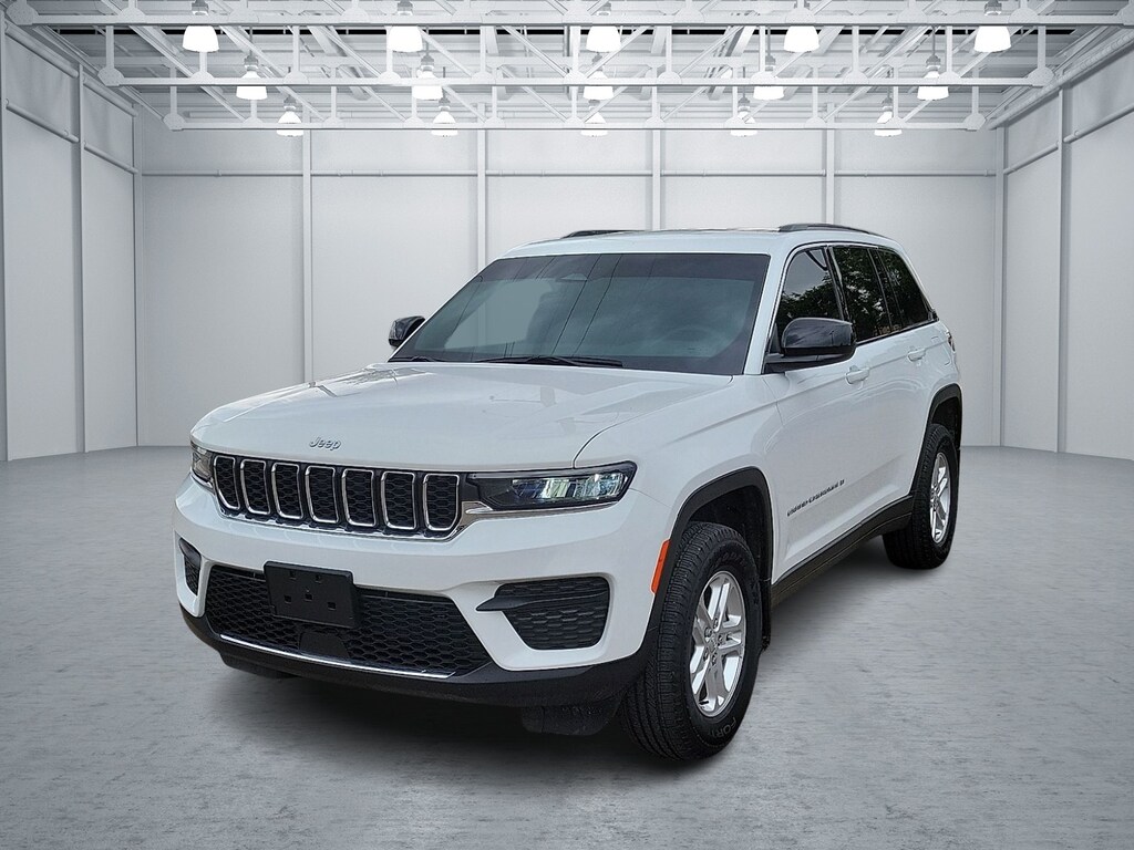Used 2025 Jeep Grand Cherokee Laredo SUV