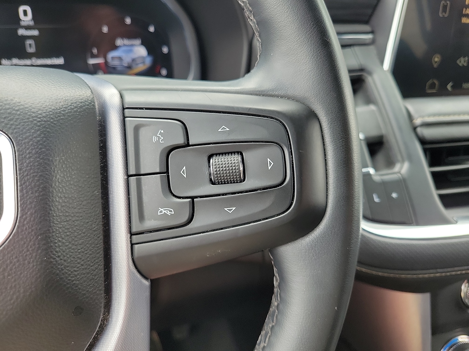 2024 GMC Yukon SLT - Photo 19