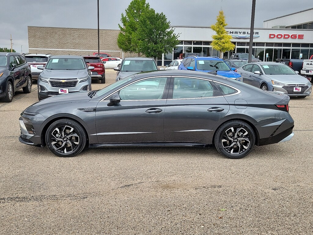 Used 2025 Hyundai Sonata SEL Sedan