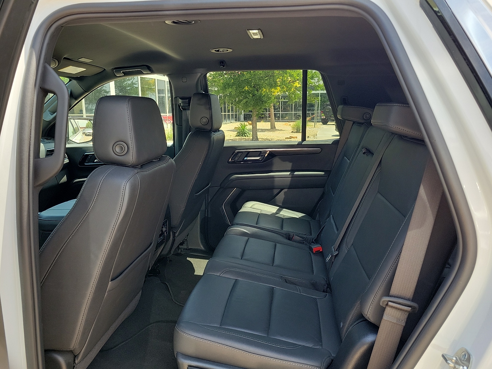 2025 Chevrolet Tahoe LT - Photo 9