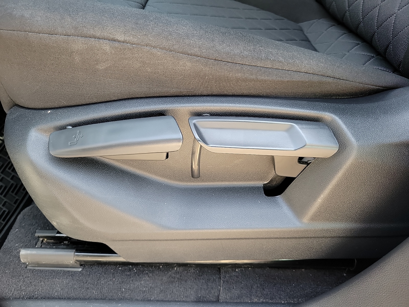 2020 Volkswagen Atlas Cross Sport S - Photo 13