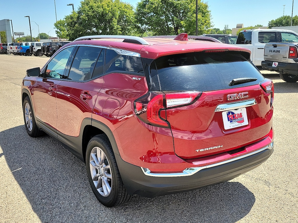 Used 2024 GMC Terrain SLT SUV