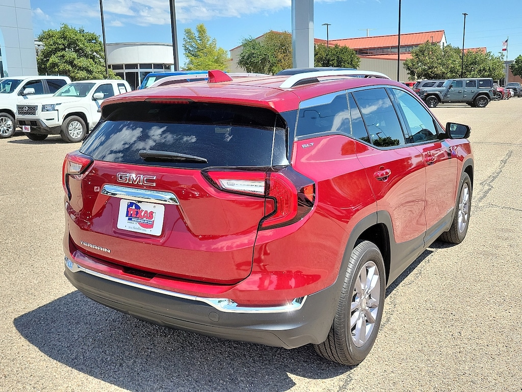 Used 2024 GMC Terrain SLT SUV
