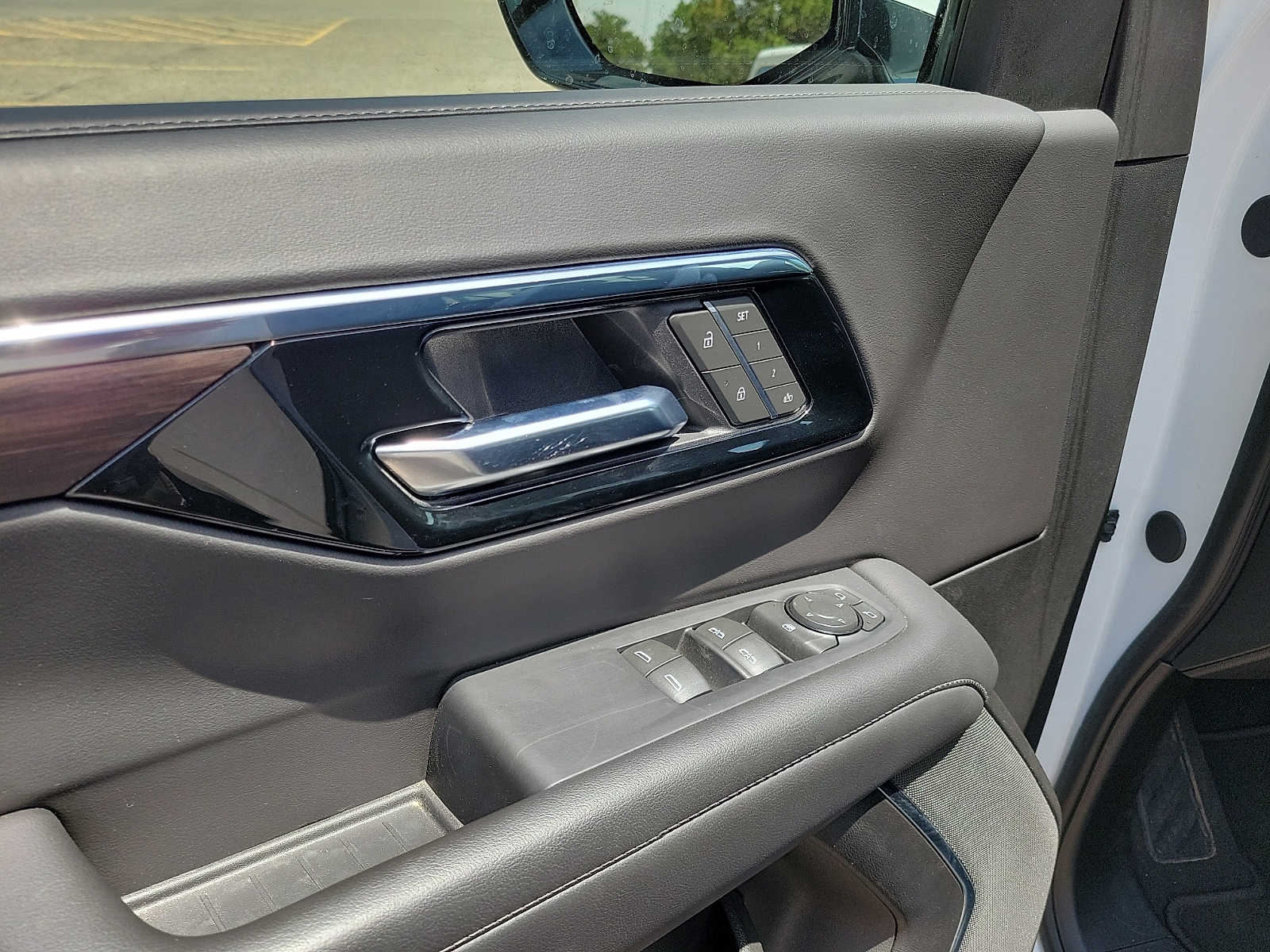 2025 Chevrolet Tahoe LT - Photo 11