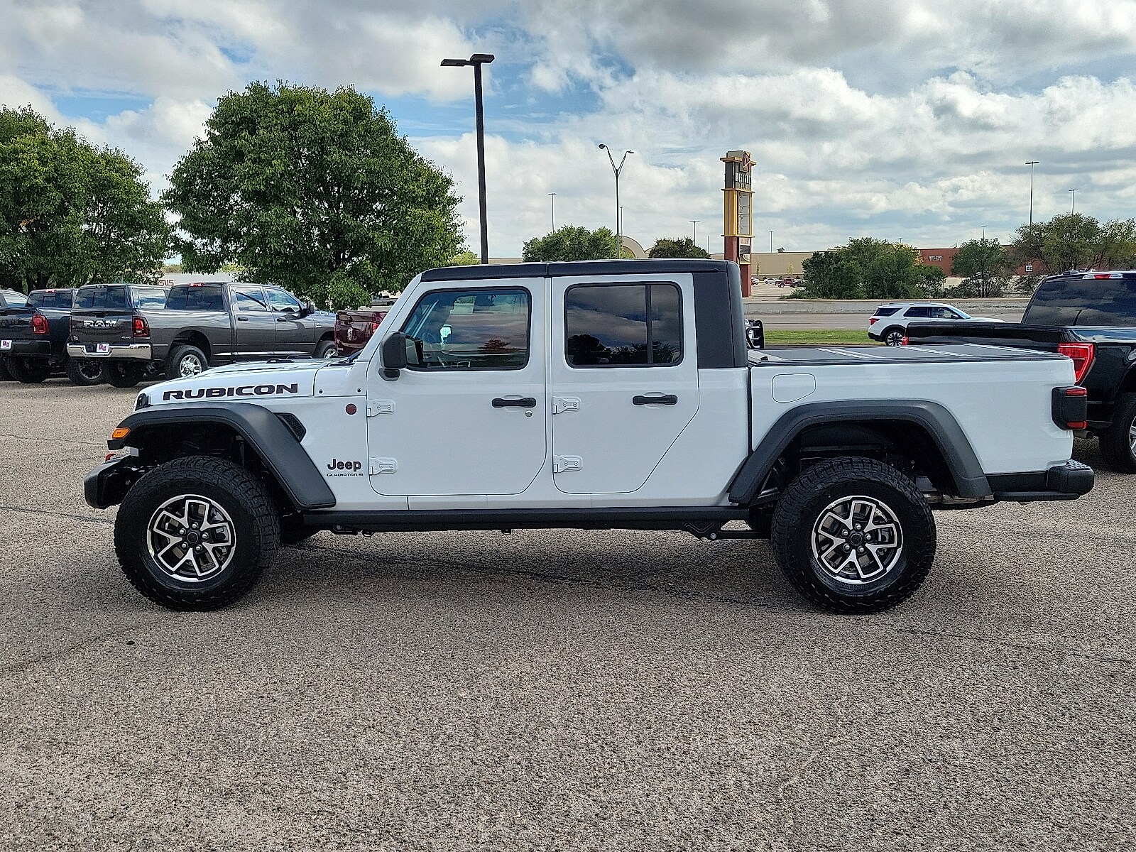 2025 Jeep Gladiator Rubicon photo 2