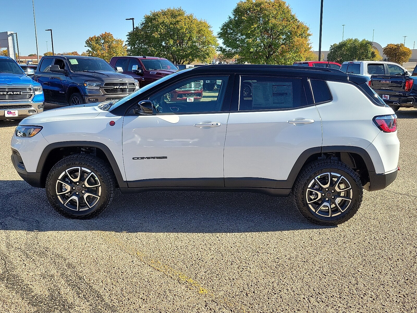 2026 Jeep Compass Trailhawk photo 2