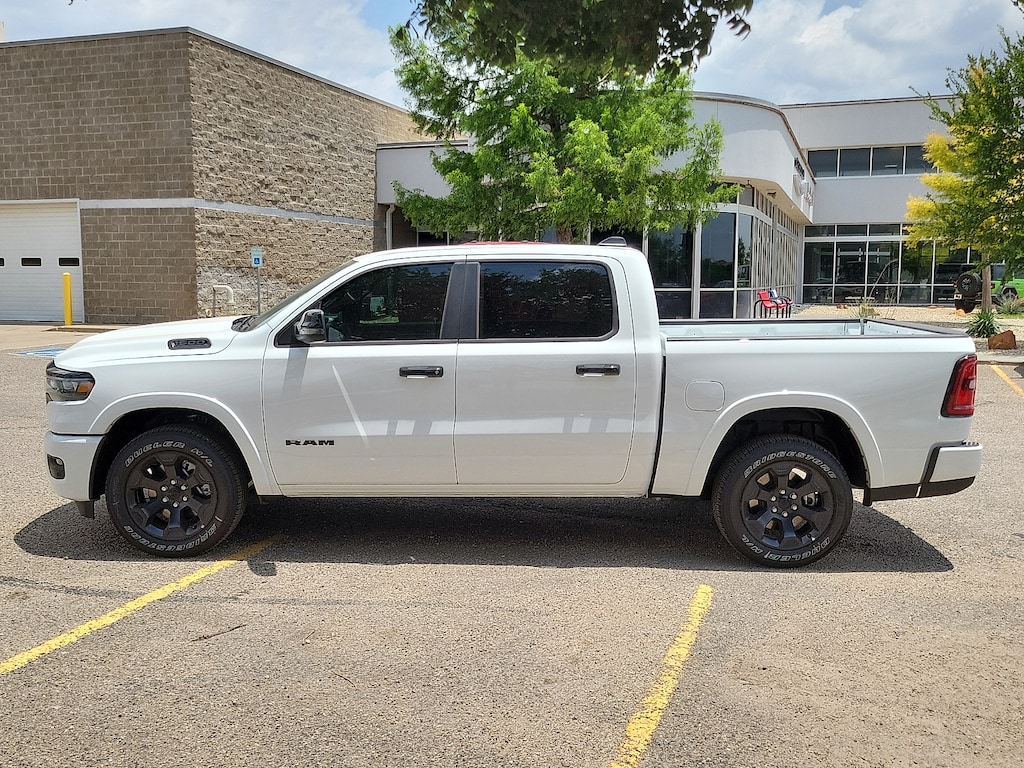 New 2026 Ram 1500 LONE STAR CREW CAB 4X2 5'7 BOX Pickup