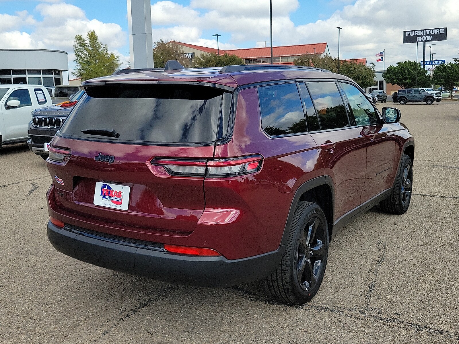 2025 Jeep Grand Cherokee Altitude photo 4