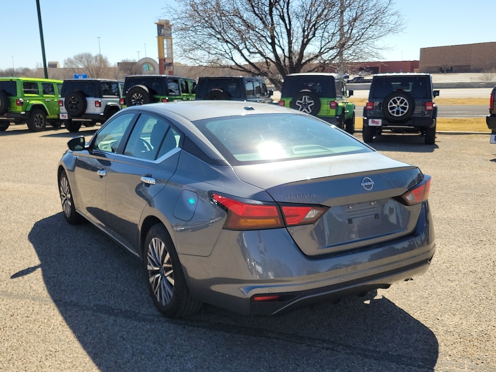 Used 2025 Nissan Altima SV Sedan