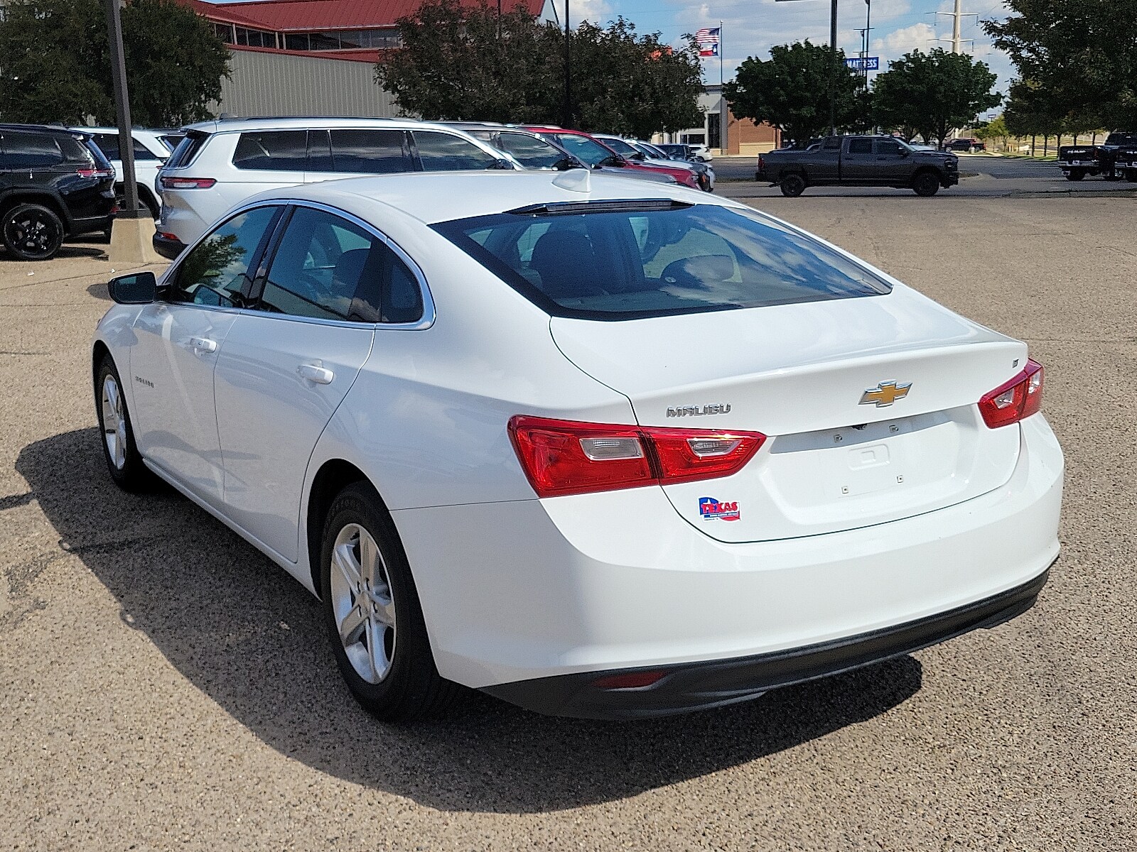 2023 Chevrolet Malibu 1LT photo 3