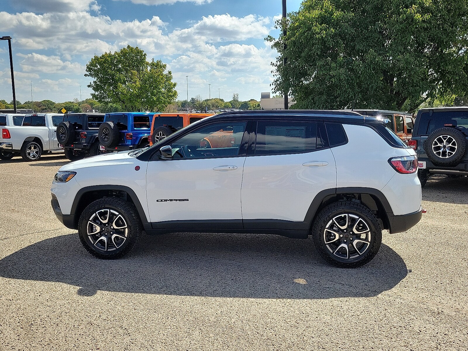 2026 Jeep Compass Trailhawk Sport photo 2