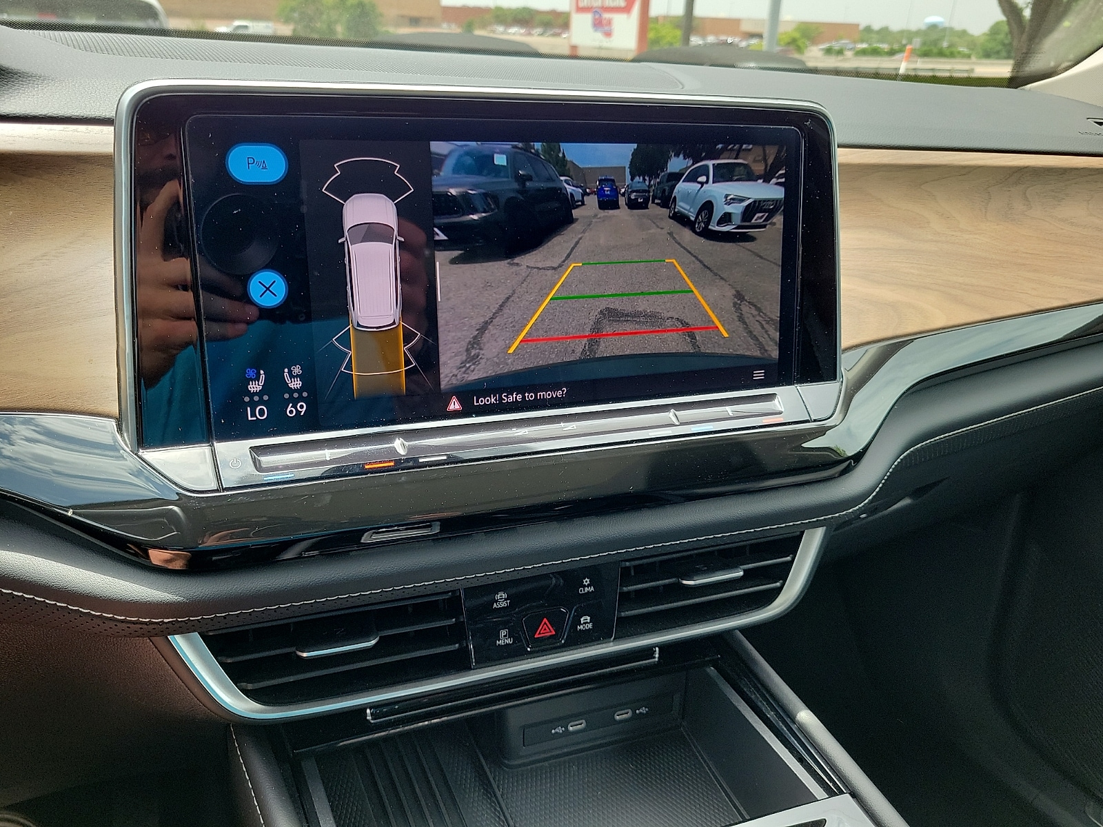 2026 Volkswagen Atlas SE w/Tech - Photo 14