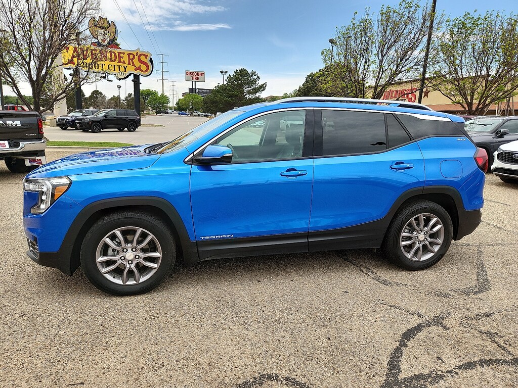Used 2024 GMC Terrain SLT SUV