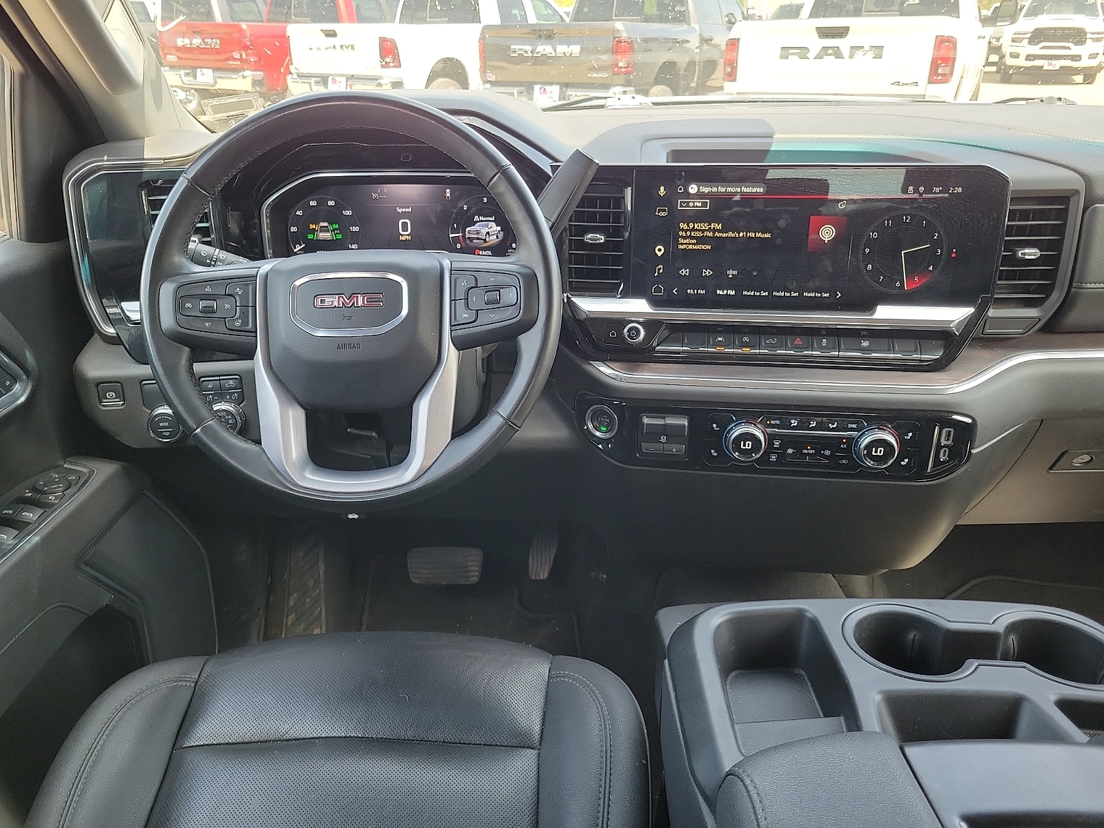 2025 GMC Sierra 1500 SLT - Photo 10