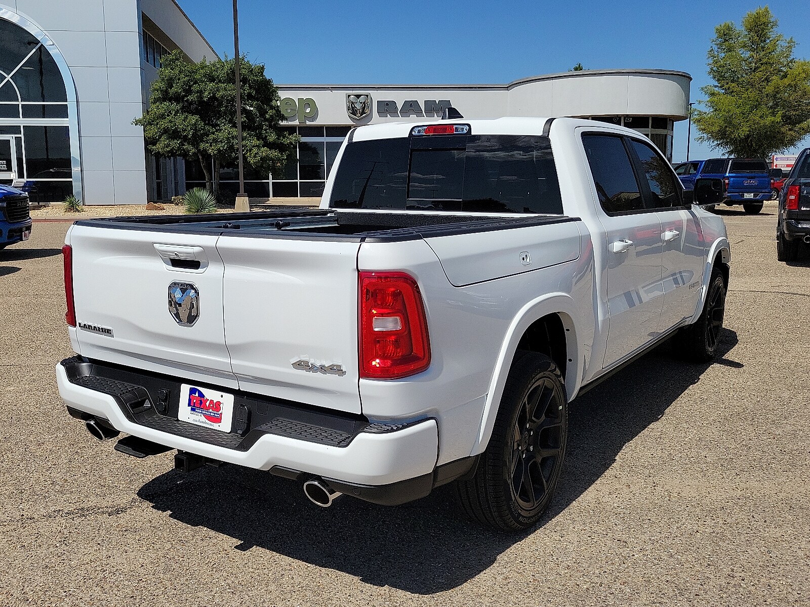 2026 Ram 1500 Laramie photo 3