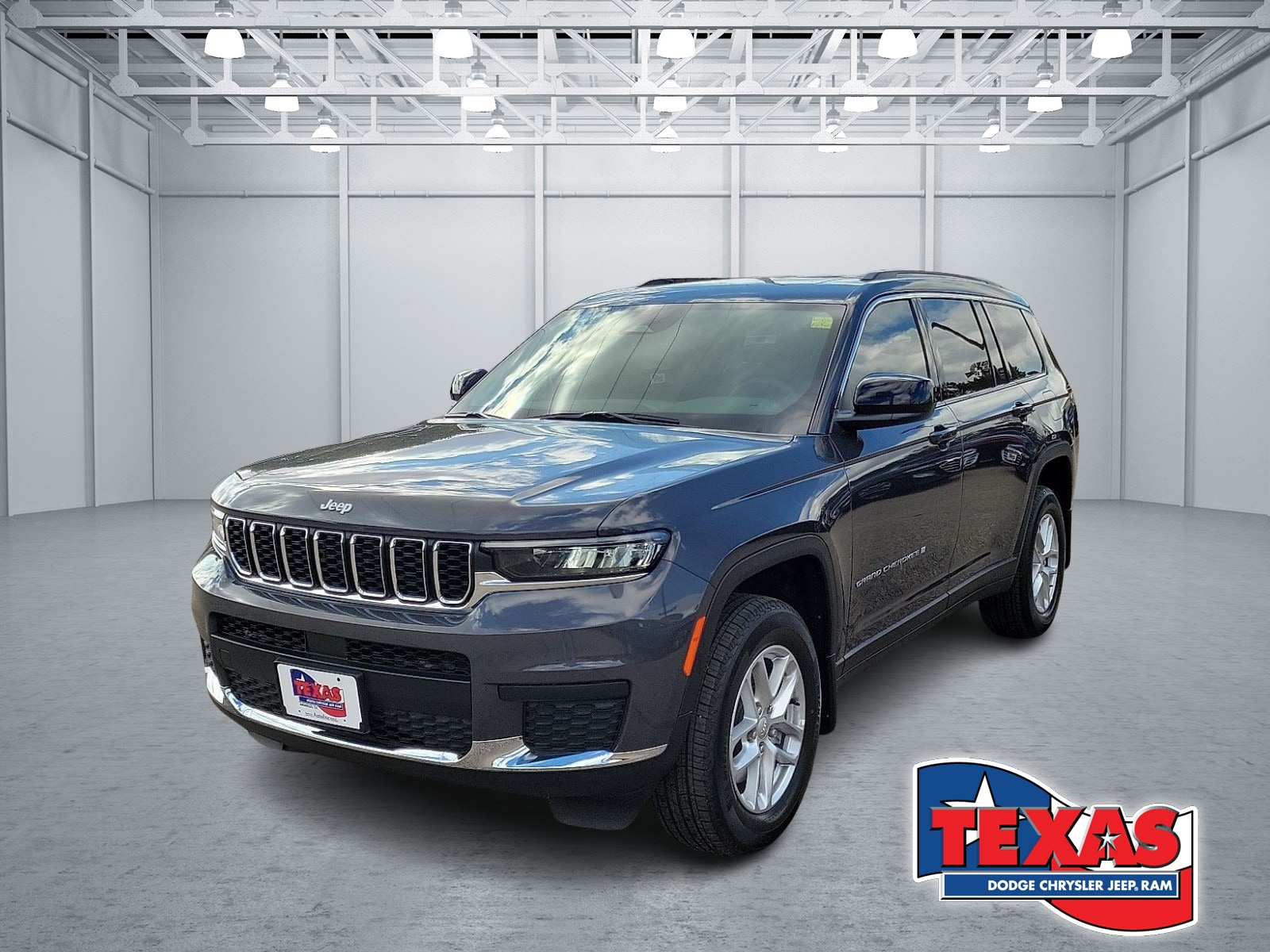 2025 Jeep Grand Cherokee L Laredo's photo