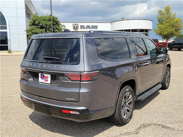 2024 Jeep Wagoneer L Series II photo 3