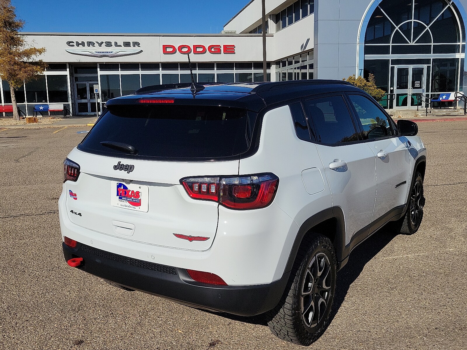 2026 Jeep Compass Trailhawk photo 4