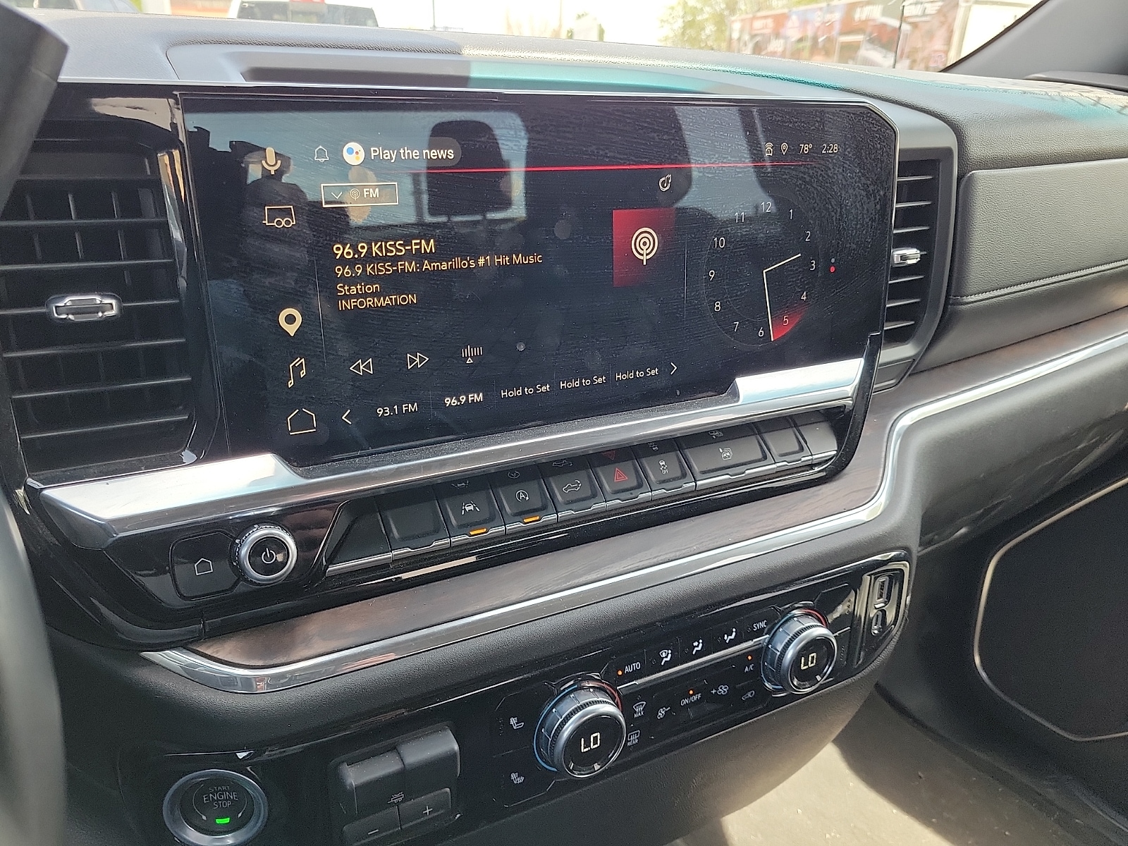 2025 GMC Sierra 1500 SLT - Photo 15