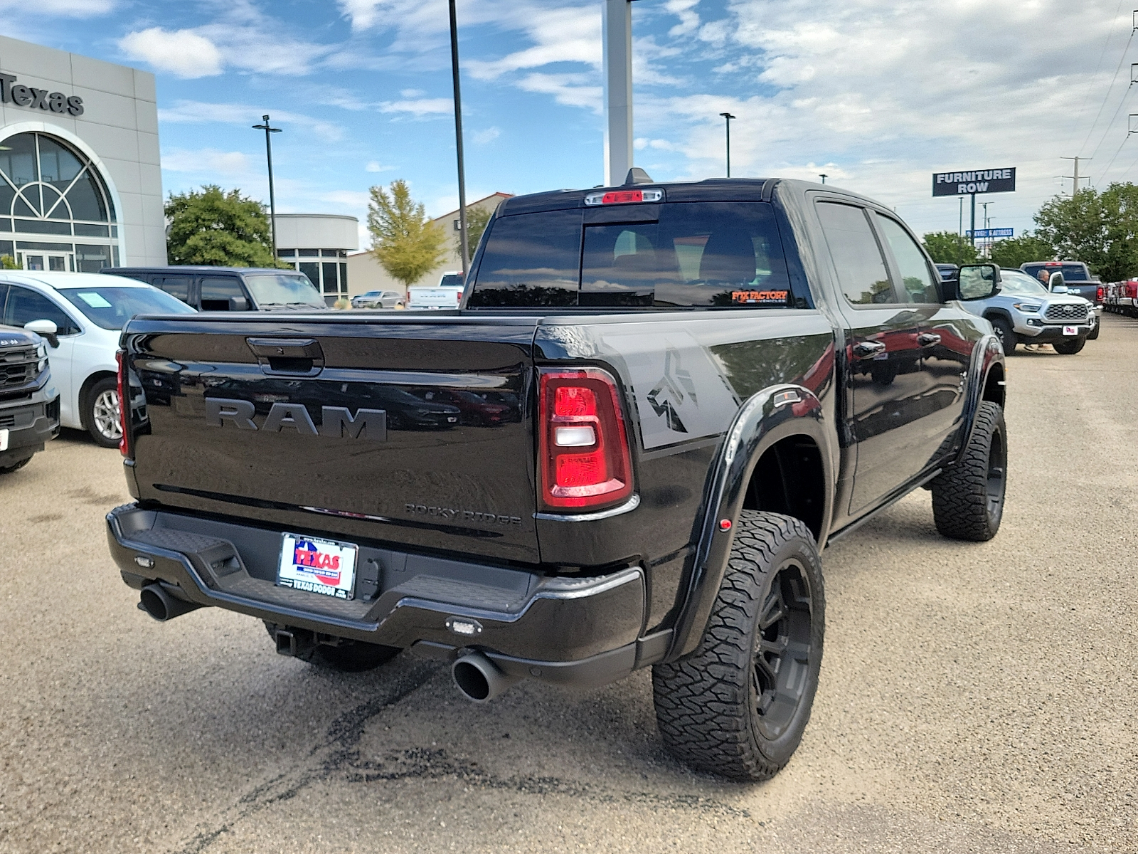 New 2026 Ram 1500 BIG HORN CREW CAB 4X4 5'7 BOX Pickup